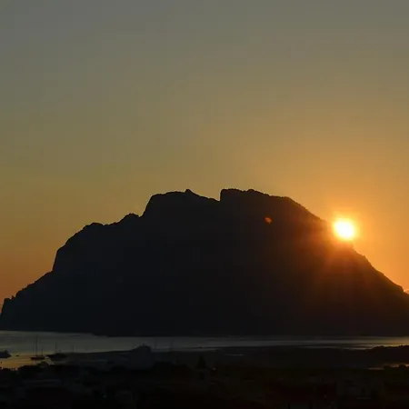 Bifamiliare Con Vista Mare بيت للعطل بورتو سان باولو