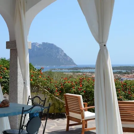 Bifamiliare Con Vista Mare Tatil Evi Porto San Paolo (Sardinia)